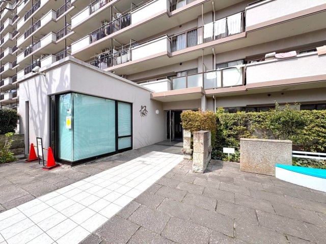 ルネ草加松原|エントランス入り口