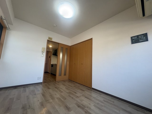 ドミール関大前の内装