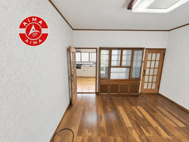 福岡市東区土井4丁目のダイニング|キッチンから立ち込める香りが今日の料理を期待させます。