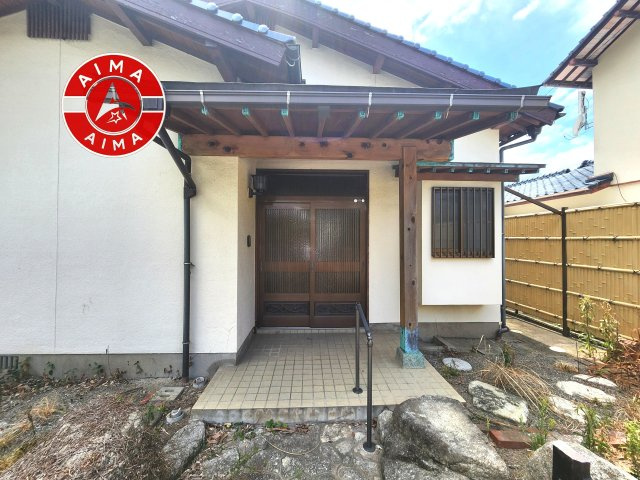 福岡市東区土井4丁目の玄関|おでかけの時も帰った時も、「我が家」を最初に感じでもらえる素敵な空間に。