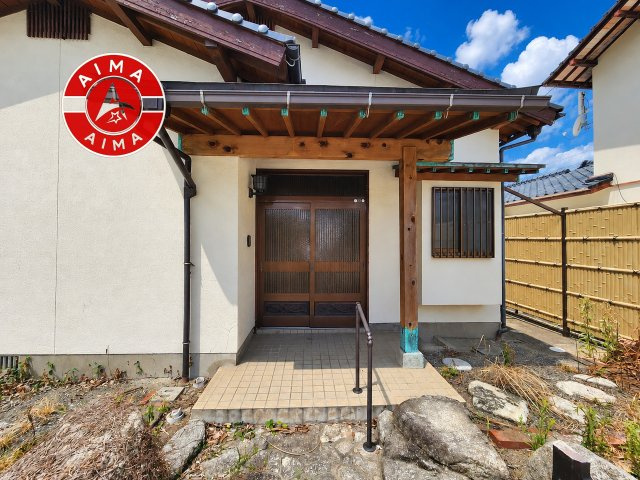 福岡市東区土井4丁目の玄関|おでかけの時も帰った時も、「我が家」を最初に感じでもらえる素敵な空間に。