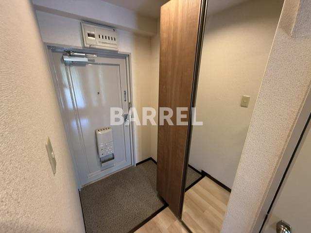 ハイツササベの玄関