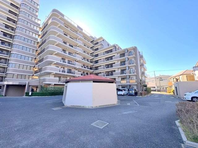 アメニクス川口の外観|外観
落ち着いた街並みに調和する、堂々とした佇まいの外観です。