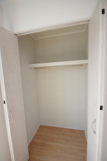 【内観：施工例】 | 【仲介手数料無料！！】多摩市連光寺6丁目　新築戸建て（全2棟）A号棟　4550万円 | 収納（クローゼット）