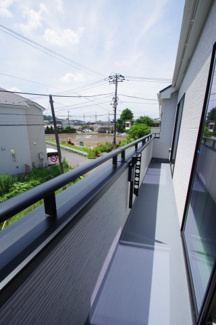 【外観：施工例】 | 【仲介手数料無料！！】多摩市連光寺6丁目　新築戸建て（全2棟）A号棟　4550万円 | バルコニー（物干しは1対付いています）