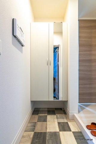 ラシュレの玄関