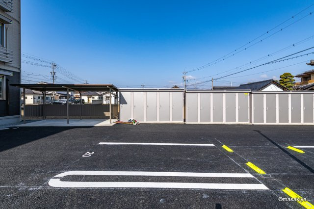 ラシュレの駐車場