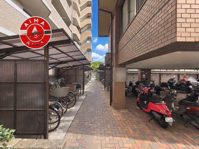 シティライフ空港南2の駐輪場|屋根付きの駐輪場なので雨の日でも安心です。