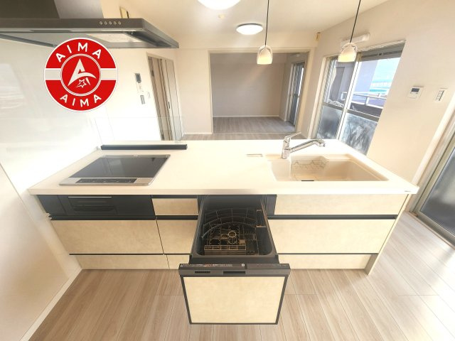 シティライフ空港南2のキッチン|リビングと一体感のある、明るくのびやかなオープンキッチン。