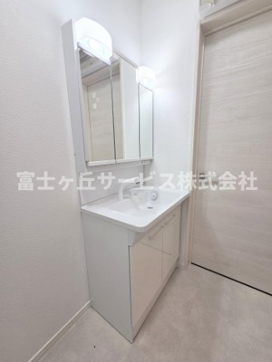 【独立洗面台】 | 浜松市中央区海老塚町 中古戸建て | 独立洗面台です