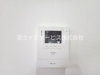 【セキュリティ】 | 浜松市中央区海老塚町 中古戸建て | TV付インターホンです
