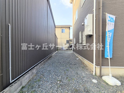 【駐車場】 | 浜松市中央区海老塚町 中古戸建て | 1台駐車可能です
