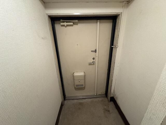 六高台サンハイツＡ棟の玄関