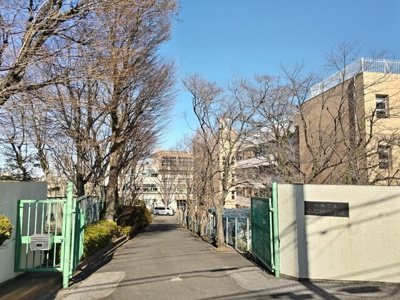 川口市立小谷場中学校まで400ｍ
