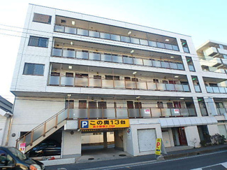 エレベーター付き５階建てマンション