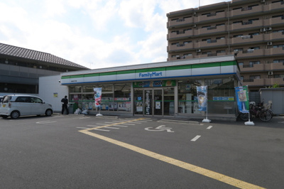 ファミリーマート 北越谷四丁目店まで10ｍ