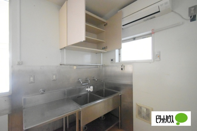 千代田町住居付貸店舗の内装