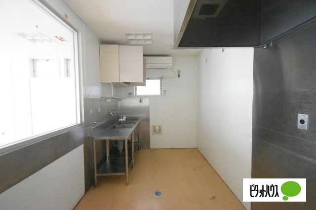 千代田町住居付貸店舗の内装