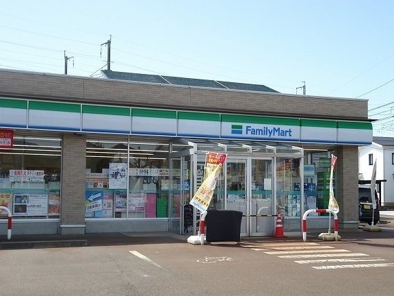 ルーフ　ウェーブ笹崎Ａの周辺|ファミリーマート長岡曙店まで280m