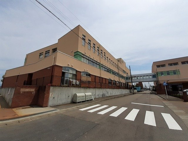 クリサンセマムⅣの周辺|裏舘小学校まで700m