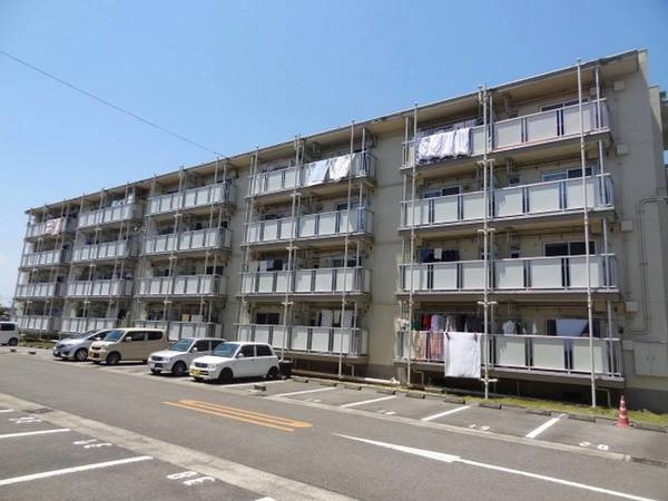 ビレッジハウス大町Ⅱ1号棟の駐車場