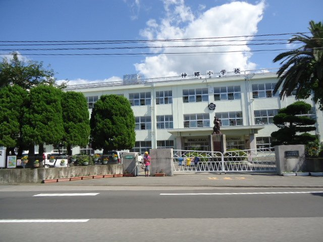 リバティハイツの周辺|新居浜市立神郷小学校まで1,538ｍ