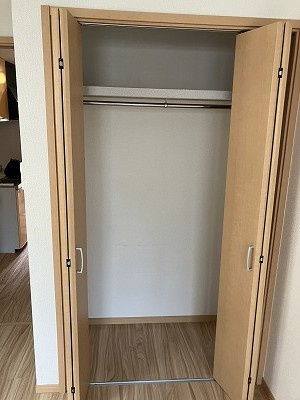 中野区本町３丁目のアパートの収納