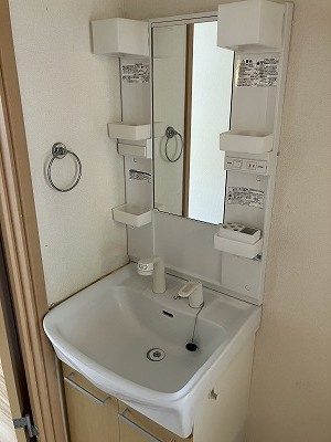 中野区本町３丁目のアパートの洗面所