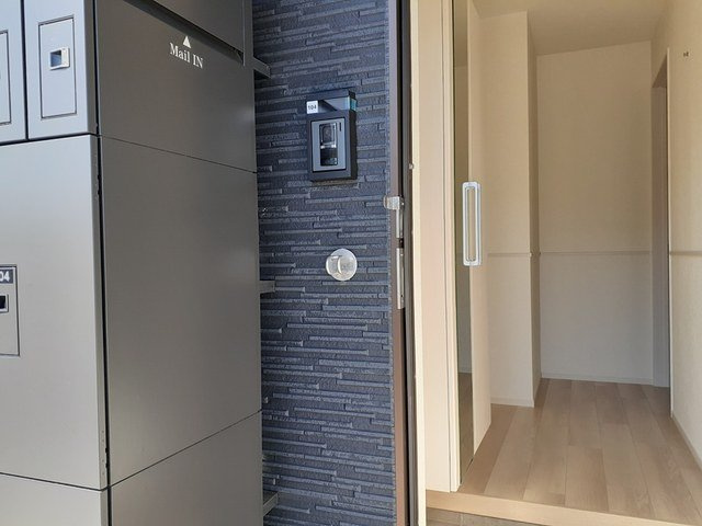 プロムナード　レーヌの玄関