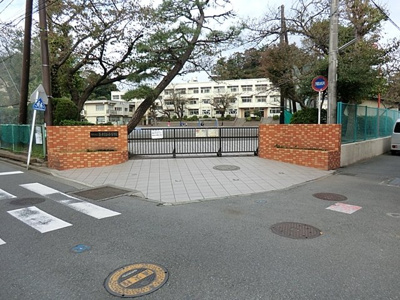 横浜市立釜利谷小学校まで800ｍ