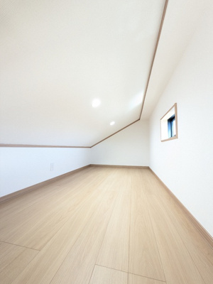 5.5帖の洋室にはロフトがあります