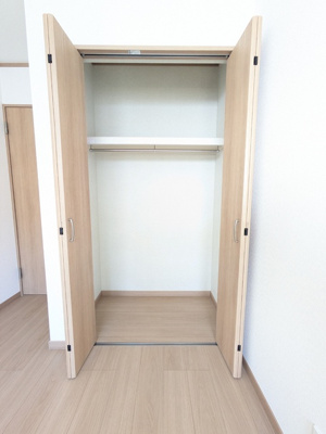 各居室に収納あります