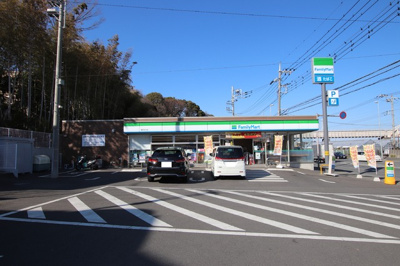 ファミリーマート 藤沢石川店まで500ｍ