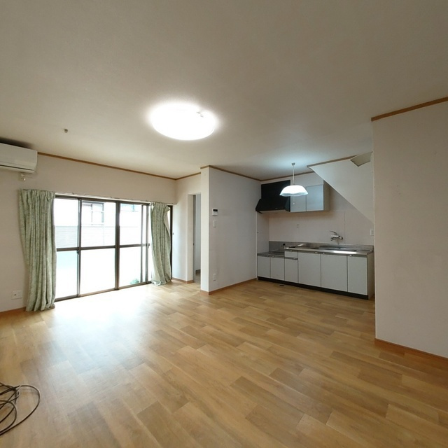 岐阜市旦島中１丁目の一戸建ての居間・リビング