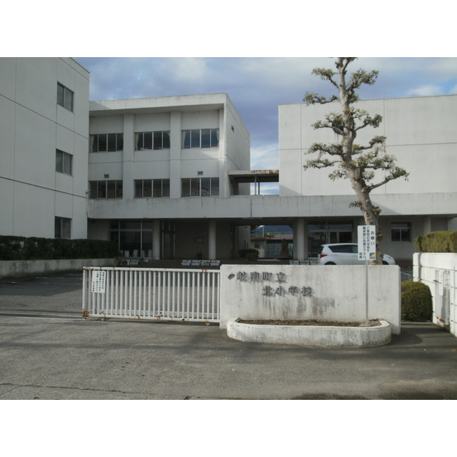 羽島郡岐南町八剣北１丁目のアパートの周辺
