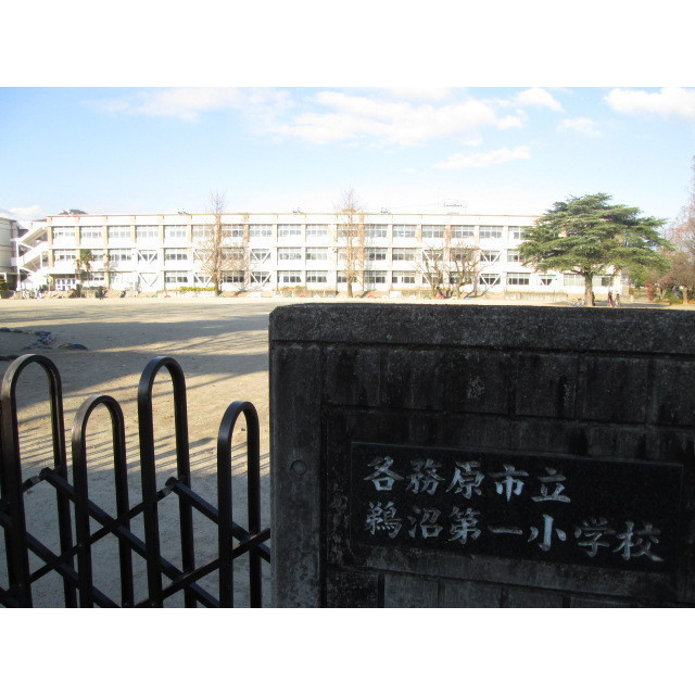 各務原市鵜沼羽場町３丁目のアパートの周辺