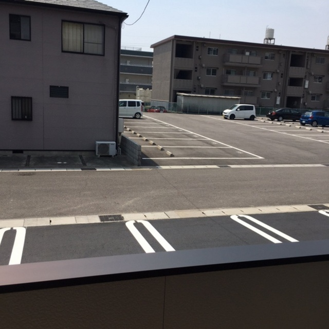 岐阜市月ノ会町１丁目のアパートのエントランス