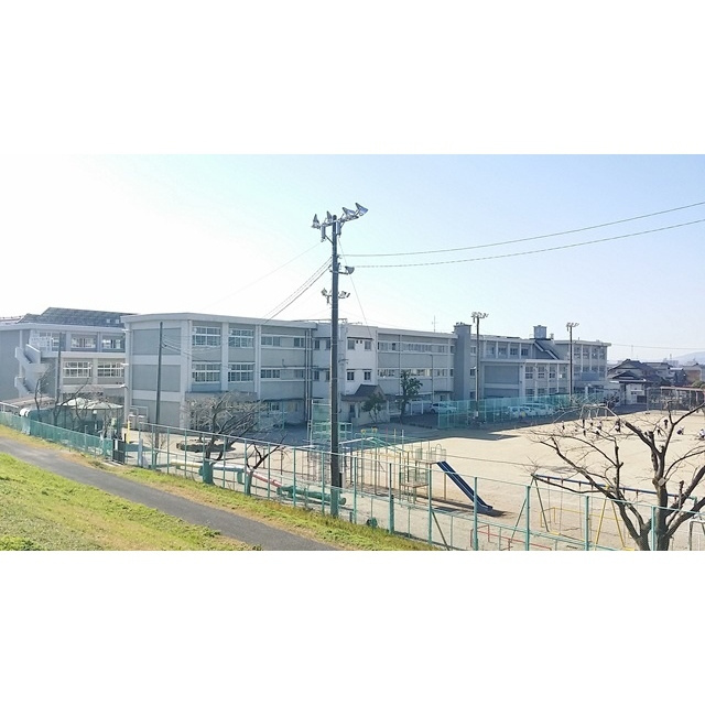 プリマメゾンの周辺|合渡小学校