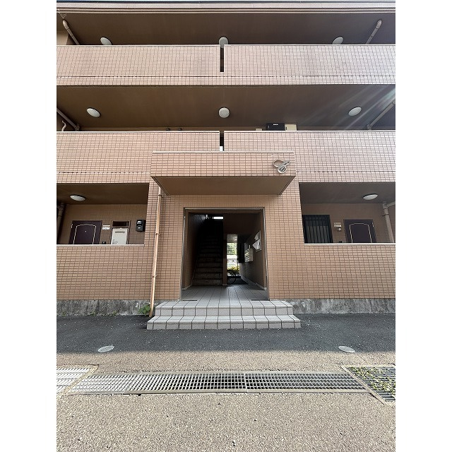 レアールマンションセレッソ　Ｃ棟のエントランス