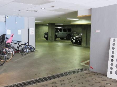 【駐車場】
