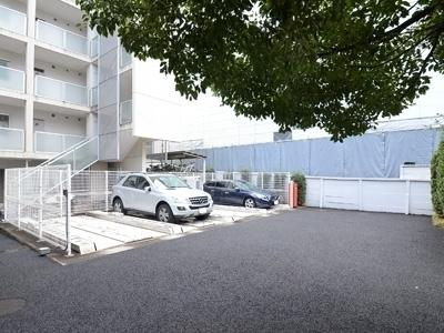 【駐車場】