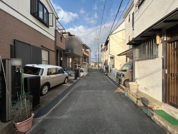 【前面道路含む現地写真】