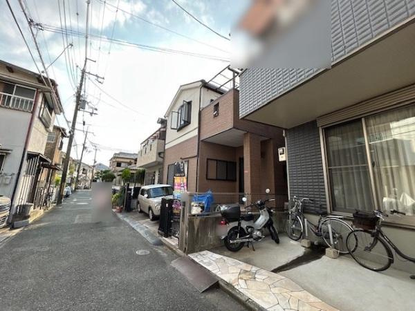 【前面道路含む現地写真】