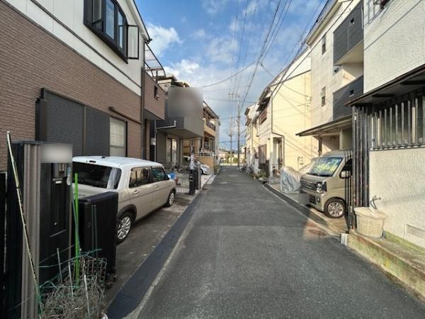 【前面道路含む現地写真】