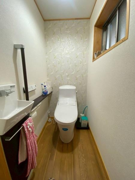 上鞆渕畑付き住居のトイレ