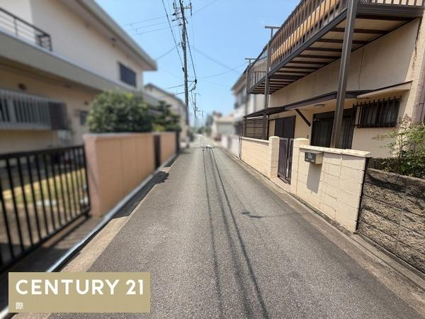 和歌山市加納　中古戸建の前面道路含む現地写真