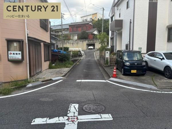 岡崎市六供町字１丁目の売地の前面道路含む現地写真