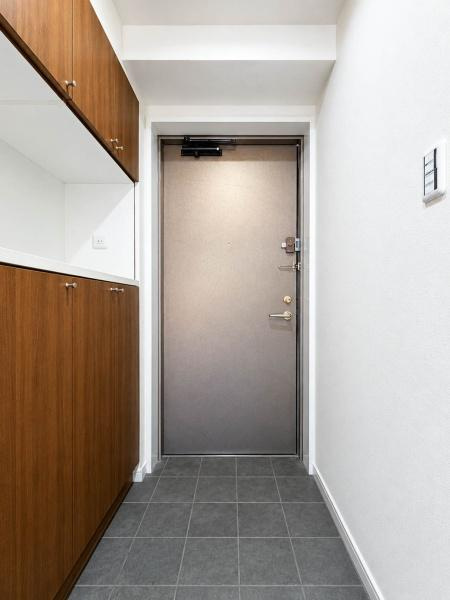 東急ドエルアルス江田の玄関