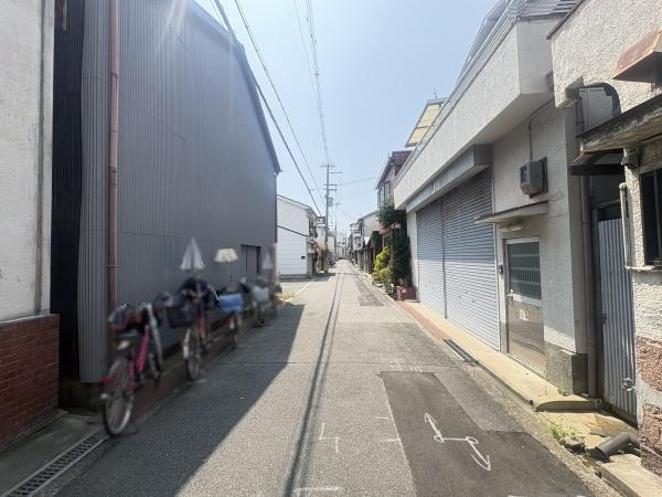 【前面道路含む現地写真】