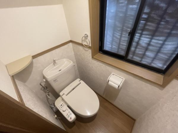 【トイレ】 | ※掲載の室内写真は、AI画像処理により家具・小物等を消去または一部加工しています。現況と異なる場合がありますので、現地をご確認ください。